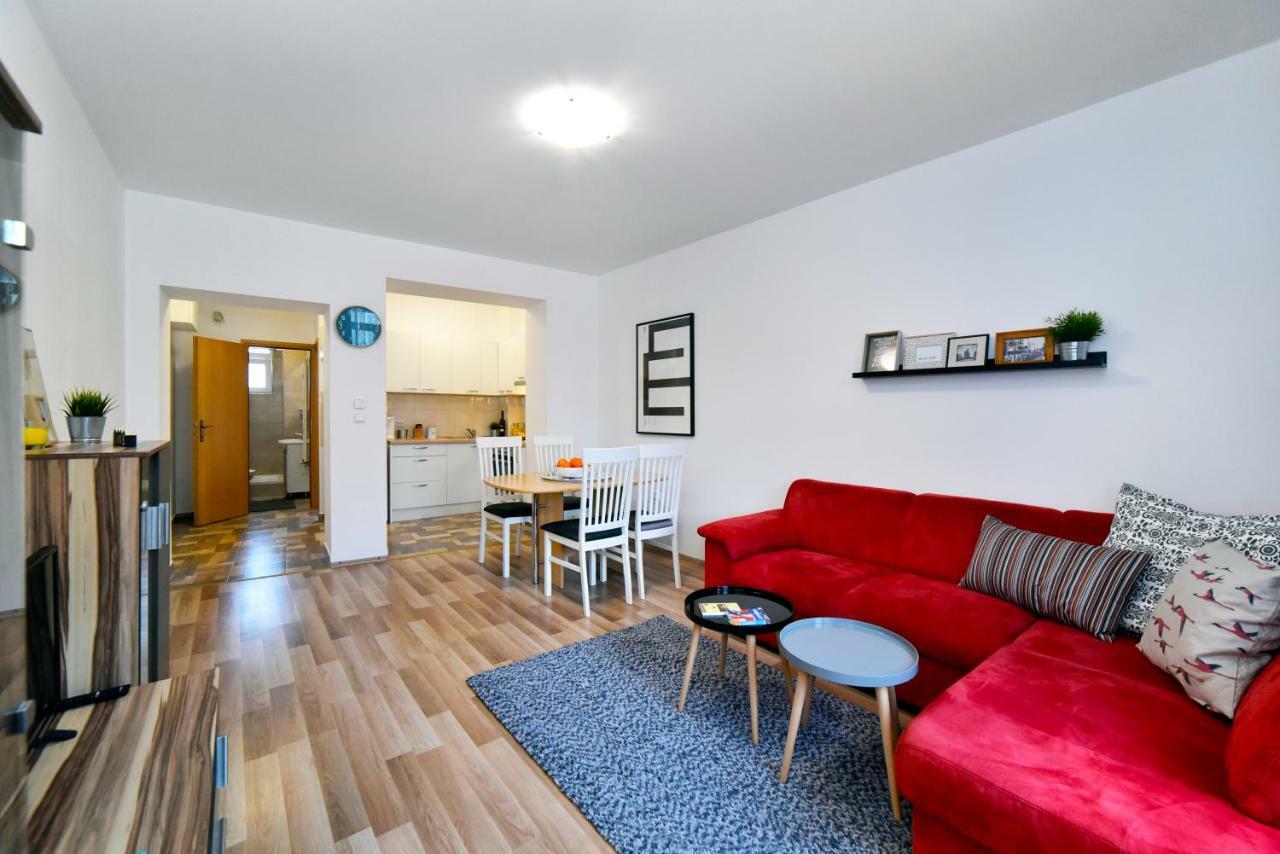 Block Apartment Maks Zagreb Exteriör bild