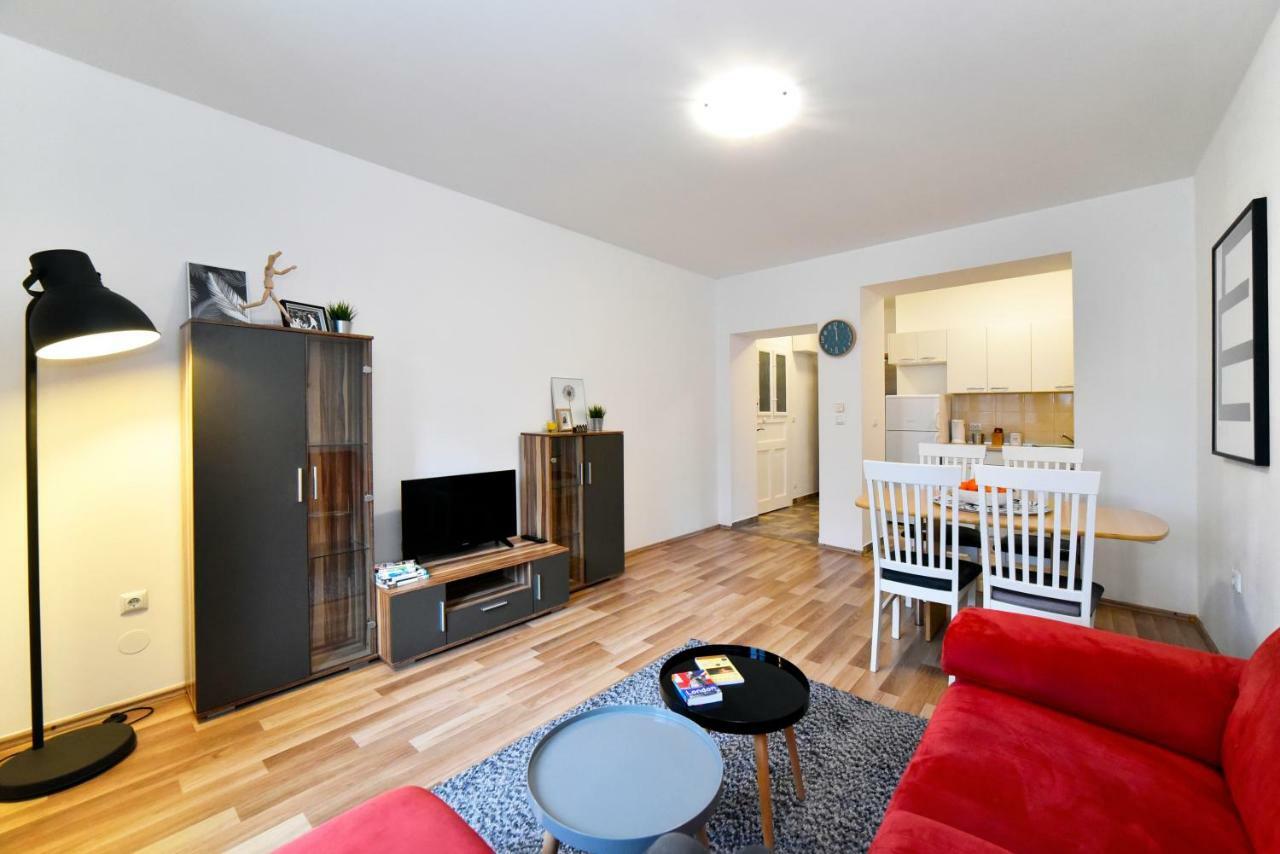 Block Apartment Maks Zagreb Exteriör bild