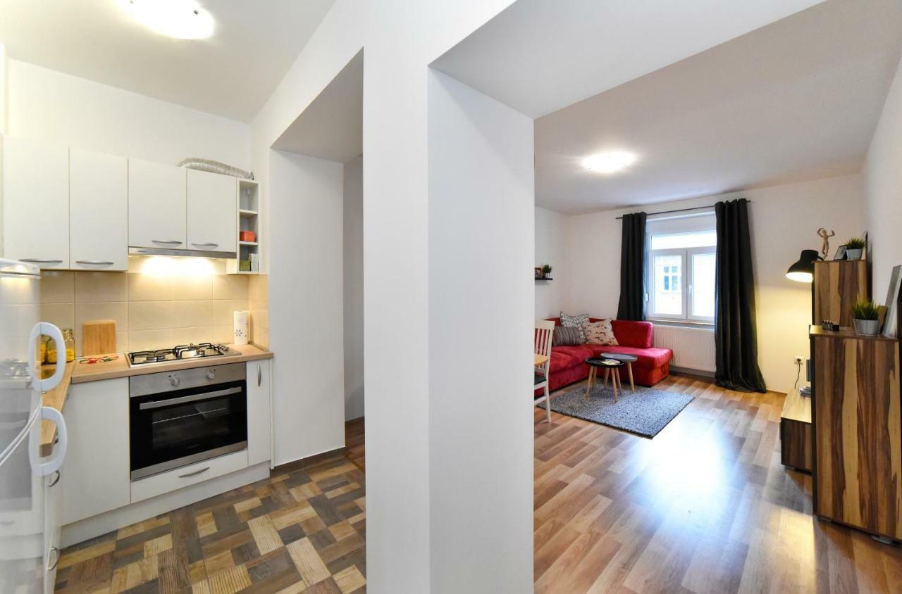 Block Apartment Maks Zagreb Exteriör bild